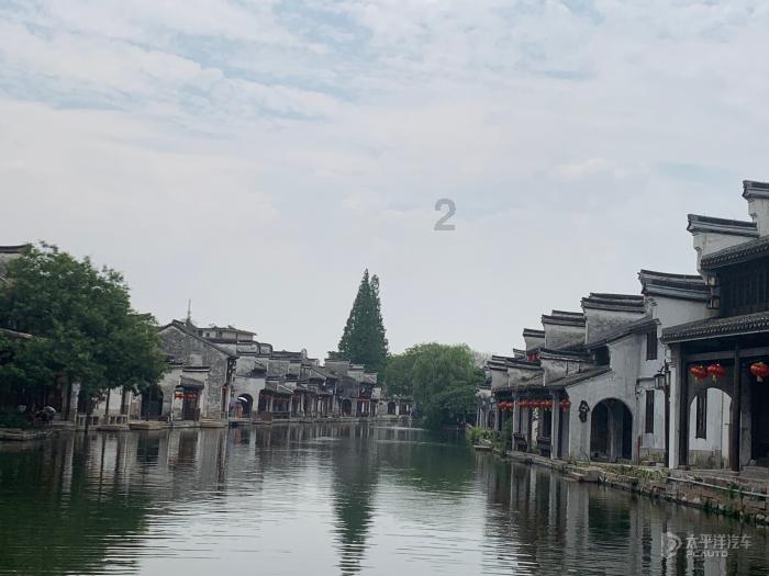 金莎分享甜蜜恋爱细节，岳云鹏被“情话冲击”，网友：太甜了！